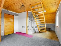 Rodinný dům 5+kk s velkým pozemkem na okraji obce Spolí - 250521_Fotoface_28.jpg