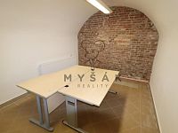 Nově zrekonstruované kanceláře v přízemí objektu ve vnitrobloku Žižkovy třídy v Českých Budějovicích - IMG_0457.JPG