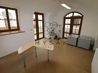 Nově zrekonstruované kanceláře v přízemí objektu ve vnitrobloku Žižkovy třídy v Českých Budějovicích - IMG_0463.JPG