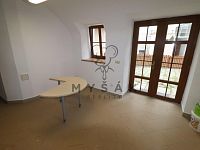 Nově zrekonstruované kanceláře v přízemí objektu ve vnitrobloku Žižkovy třídy v Českých Budějovicích - IMG_0464.JPG