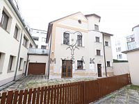 Nově zrekonstruované kanceláře v přízemí objektu ve vnitrobloku Žižkovy třídy v Českých Budějovicích