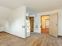 Zařízená garsoniéra s parkovacím místem v novostavbě domu v Drahotěšicích - 09.jpg