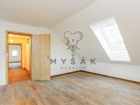 Zařízená garsoniéra s parkovacím místem v novostavbě domu v Drahotěšicích - 10.jpg