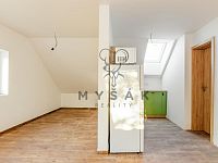 Zařízená garsoniéra s parkovacím místem v novostavbě domu v Drahotěšicích - 13.jpg