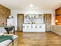 Zařízená garsoniéra s parkovacím místem v novostavbě domu v Drahotěšicích - 260310_Fotoface_03.jpg