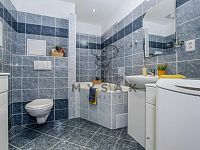 Zařízený byt 2+kk s velkým balkónem v bytovém domě U Trojice, České Budějovice - 251217_Fotoface_16.jpg