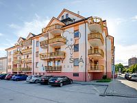 Zařízený byt 2+kk s velkým balkónem v bytovém domě U Trojice, České Budějovice