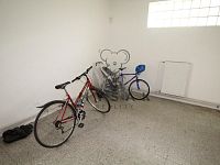 Pronájem prostorného 2+1 s komorou v I. patře bytového domu v ulici J. Š. Baara, České Budějovice - Foto 9