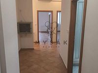 Prostorný byt 4+1 s neprůchozími pokoji pro partu mladých lidí, Holečkova ulice, České Budějovice - IMG-20260205-WA0007.jpg