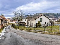 Dvougenerační rodinný dům 6+2 s vedlejší stavbou dvougaráže a dílny v Nové Vsi u Brloha. - 260207_Fotoface_05.jpg