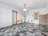 Dvougenerační rodinný dům 6+2 s vedlejší stavbou dvougaráže a dílny v Nové Vsi u Brloha. - 260207_Fotoface_17.jpg
