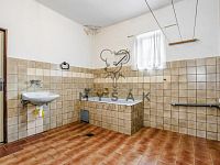 Dvougenerační rodinný dům 6+2 s vedlejší stavbou dvougaráže a dílny v Nové Vsi u Brloha. - 260207_Fotoface_25.jpg