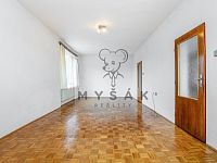 Dvougenerační rodinný dům 6+2 s vedlejší stavbou dvougaráže a dílny v Nové Vsi u Brloha. - 260207_Fotoface_31.jpg