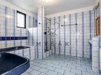 Dvougenerační rodinný dům 6+2 s vedlejší stavbou dvougaráže a dílny v Nové Vsi u Brloha. - 260207_Fotoface_38.jpg