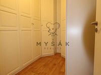 2+kk s velkou šatnou a komorou v Riegrově ulici, České Budějovice - IMG_9988.JPG