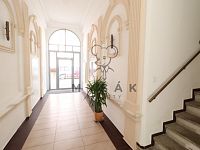 2+kk s velkou šatnou a komorou v Riegrově ulici, České Budějovice - IMG_9999.JPG