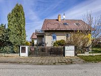 Samostatně stojící rodinný dům se dvěma garážemi v ulici Na Třepince, Lomnice nad Lužnicí - 260410_Fotoface_04.jpg