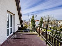 Samostatně stojící rodinný dům se dvěma garážemi v ulici Na Třepince, Lomnice nad Lužnicí - 260410_Fotoface_09.jpg