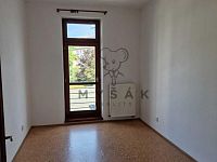 Pronájem prostorného bytu 2+kk v Holečkově ulici v Českých Budějovicích - IMG-20260522-WA0006.jpg