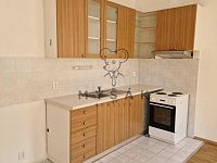 Pronájem prostorného bytu 2+kk v Holečkově ulici v Českých Budějovicích - IMG-20260522-WA0010.jpg