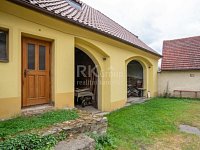 Rozmanitá nemovitost vhodná k dobudování v centru Bechyně. - Fotka 11