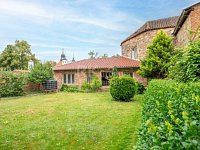 Rozmanitá nemovitost vhodná k dobudování v centru Bechyně. - Fotka 24