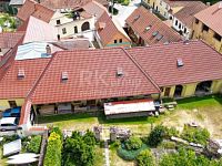 Rozmanitá nemovitost vhodná k dobudování v centru Bechyně. - Fotka 4