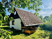 Prodej zděné chaty, pozemek 1387 m2, Pavlovice nad Mží – Planá u Mariánských Lázní. - Fotka 3