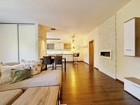 Prodej bytu 3+KK, 86 m2, OV s francouzkým oknem v novostavbě v lukrativní části Chebu u řeky Ohře. - Fotka 13