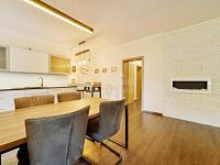 Prodej bytu 3+KK, 86 m2, OV s francouzkým oknem v novostavbě v lukrativní části Chebu u řeky Ohře. - Fotka 15