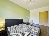 Prodej bytu 3+KK, 86 m2, OV s francouzkým oknem v novostavbě v lukrativní části Chebu u řeky Ohře. - Fotka 22