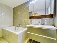 Prodej bytu 3+KK, 86 m2, OV s francouzkým oknem v novostavbě v lukrativní části Chebu u řeky Ohře. - Fotka 24