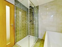 Prodej bytu 3+KK, 86 m2, OV s francouzkým oknem v novostavbě v lukrativní části Chebu u řeky Ohře. - Fotka 25