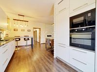 Prodej bytu 3+KK, 86 m2, OV s francouzkým oknem v novostavbě v lukrativní části Chebu u řeky Ohře. - Fotka 5