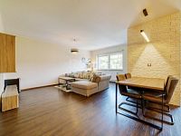 Prodej bytu 3+KK, 86 m2, OV s francouzkým oknem v novostavbě v lukrativní části Chebu u řeky Ohře. - Fotka 8