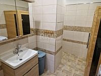 Prodej bytu 3+1/B, OV, 75 m2 v obci Slaný, ul. Cyrila Boudy - Fotka 8