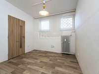 Pronájem kanceláře, obchodního prostoru v těsné blízkosti VIVO! Hostivař, Praha 10