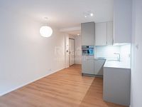 Prodej luxusního bytu 1+KK/B v novostavbě v Kobylisích, ul. Pakoměřická. - Fotka 2