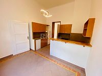 Pronájem prostorného bytu po rekonstrukci, 3+1,1.P, 90 m2, parkování, Lesní ulice – Mariánské Lázně - Fotka 10