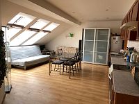 Pronájem podkrovního bytu 2+kk, 71 m2 s komorou,  Praha 8 - Libeň, ul.Primátorská