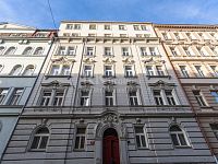 Elegantní bydlení u Smíchovské náplavky – 2+1, klidná ulice v těsné blízkosti Anděla. - Fotka 23