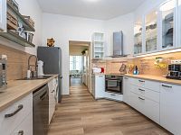 Elegantní bydlení u Smíchovské náplavky – 2+1, klidná ulice v těsné blízkosti Anděla. - Fotka 3