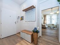 Elegantní bydlení u Smíchovské náplavky – 2+1, klidná ulice v těsné blízkosti Anděla. - Fotka 4