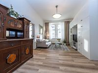 Elegantní bydlení u Smíchovské náplavky – 2+1, klidná ulice v těsné blízkosti Anděla. - Fotka 6