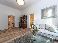 Elegantní bydlení u Smíchovské náplavky – 2+1, klidná ulice v těsné blízkosti Anděla. - Fotka 9