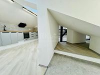 Prodej podkrovního bytu, 50 m² (+ 20 m² užitné plochy), ul. Podle Kačerova - Praha 4-Michle - Fotka 15