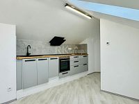 Prodej podkrovního bytu, 50 m² (+ 20 m² užitné plochy), ul. Podle Kačerova - Praha 4-Michle - Fotka 4