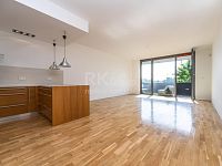 Pronájem reprezentativního bytu 4+kk, 141 m2 s balkonem, 17,4 m2, Praha 6 - Břevnov, ul. Běžecká