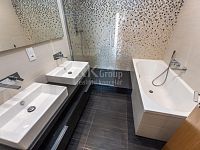 Pronájem reprezentativního bytu 4+kk, 141 m2 s balkonem, 17,4 m2, Praha 6 - Břevnov, ul. Běžecká - Fotka 25