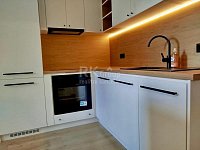 Pronájem světlého bytu 1+1, 36m2, sklep, 1. patro, ul. Mánesova - Mariánské Lázně - Fotka 8